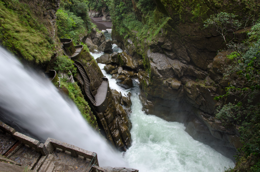 Luxury-Travel-Tour-To-Ecuador-Pailon Del Diablo-Waterfall